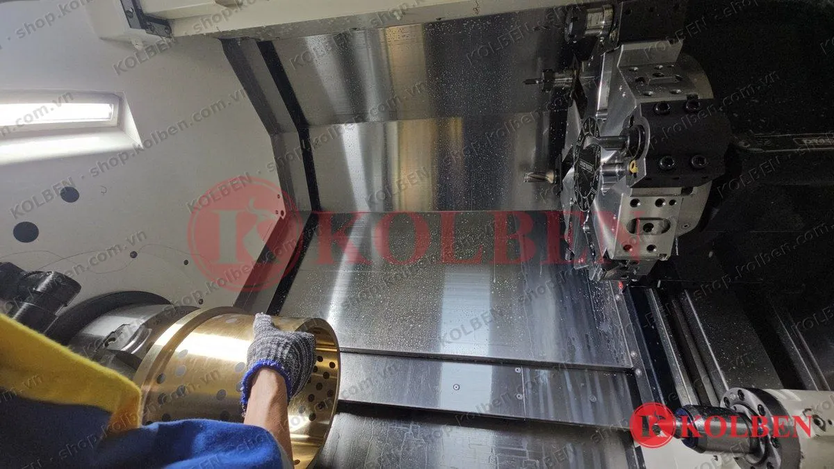 Tiện CNC bạc đồng đường kính lớn tại xưởng KOLBEN